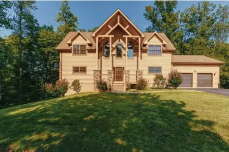 Lakefront Cabin: Sunset View+Jetted Tub+ Tesla Charger
