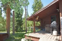 Your all-season escape minutes from Grand Lake and the West Entrance of RMNP.
