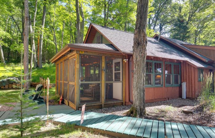 Dock & Beach Access: Duplex Lake Cabin!