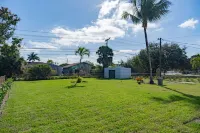 Charming 3-bedroom 3 Bath house in Miami Gardens with AC, WiFi Hotels near Wellness Center