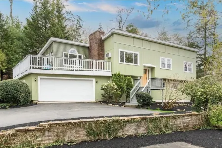 Singing Beach Passes|Outdoor fireplace|Wraparound Deck|King Bed Отели в г. Манчестер-бай--Си