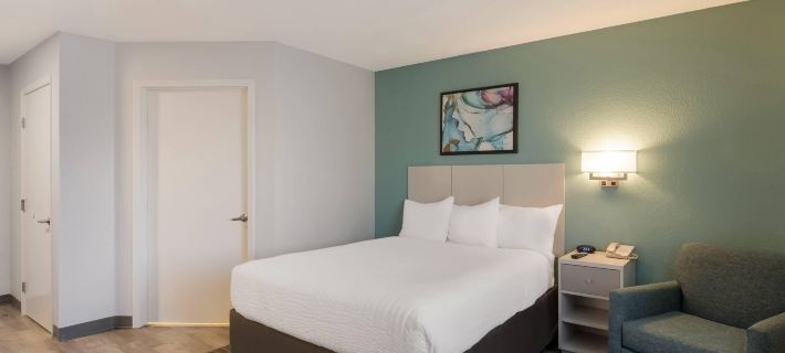 MainStay Suites Omaha Old Mill Hotel di Omaha