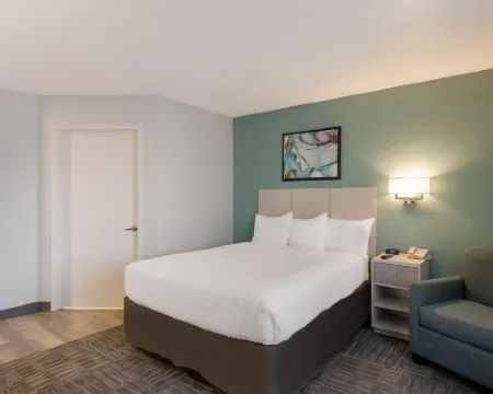 MainStay Suites Omaha Old Mill Hotels in Omaha