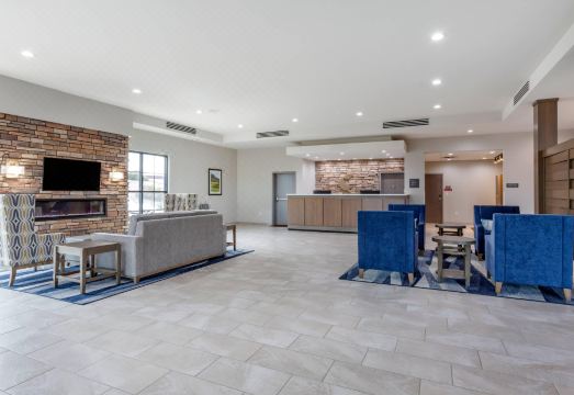 컴포트 스위트 스코츠테일 토킹 스틱 엔터테인먼트 디스트릭트