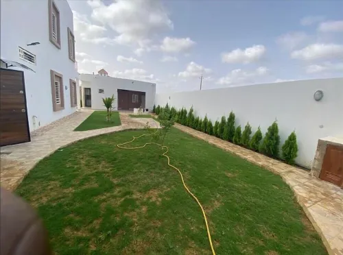 Luxury Escape in Saly: Modern Villa with Private Pool and Tropical Garden