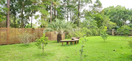 Stunning house on the edge of the lake.