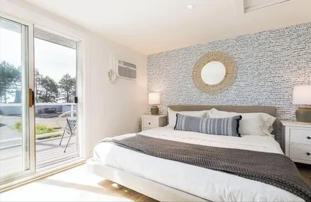 Ocean Boulevard North, 3 min walk to beach!