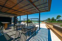 Studio 107 Coral Point Hotels in La Mercy