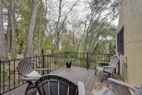 Large Home w/ Game Room, 4 Mi to Mississippi River - parking