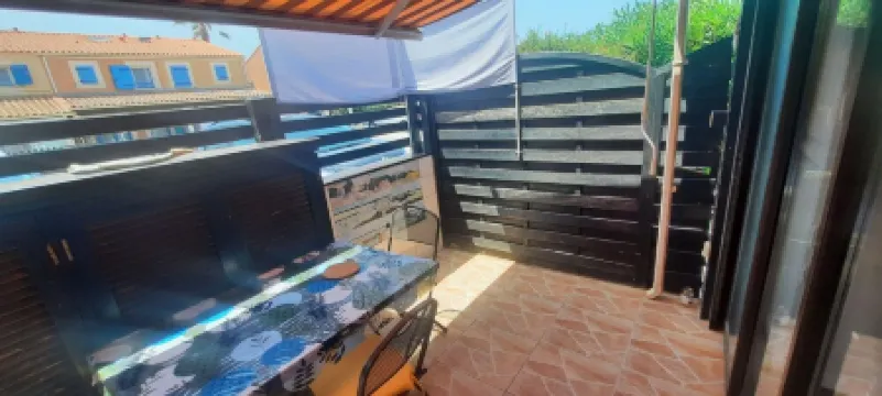 "La maison de la mer" near the beach