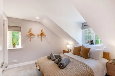 Leck Beck Loft one bed luxury apartment, private garden, dining area & Hot Tub.