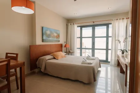 Aparthotel Bahía Отели в г. Мар-Менор