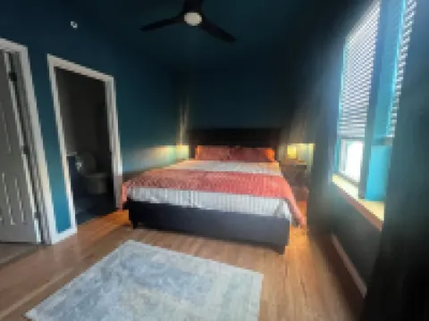 The Birdcage at The Hawk sleeps 10 - 2 bedrooms & 2 1/2 bathrooms.