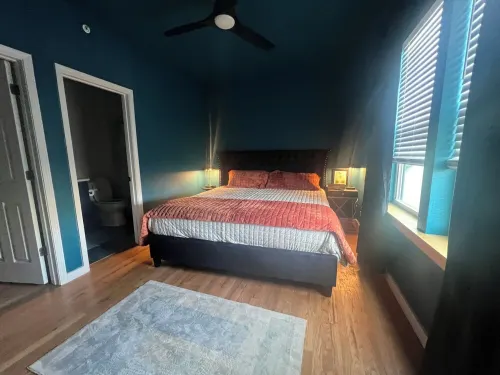 The Birdcage at The Hawk sleeps 10 - 2 bedrooms & 2 1/2 bathrooms.