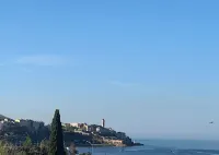 Waterfront villa with pool and jacuzzi Hotels in Borgo