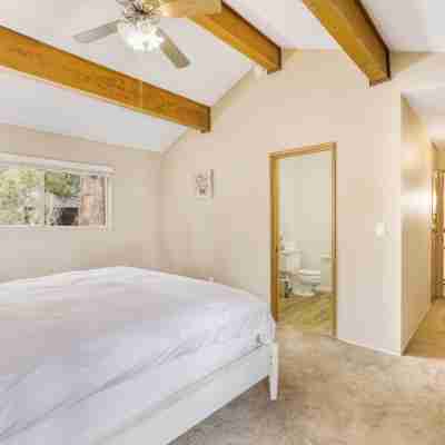 7 Bedrooms, Hot tub, Game room, Poker room, BBQ Rooms