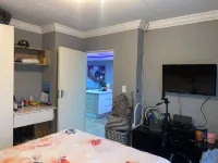 Marvelous Getaway  Home with Fibre & 5G internet, 24 hour security in Alberton. Hotels near Lua A Bakers Cafe