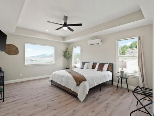 Modern 2024 build, in welcoming Lava Hot Springs. Top unit.