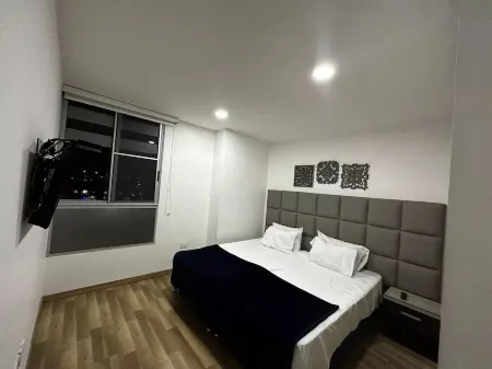 Beautiful apartment with pool and private parking