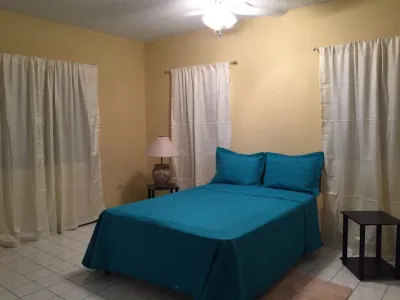 BUSINESS AND FAMILY ACCOMMODATION NEAR BEACHES, CASINO AND AMENITIES Hotels near Aqua Mania Adventures