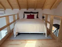 Charming townhome in delightful Montemor-o-Novo with WiFi, AC Hotel a Montemor-o-Novo