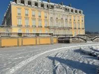 Roof terrace apartment - Right next to the pedestrian zone and Brühl Castle Park. Hotels in Bruehl