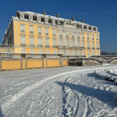Roof terrace apartment - Right next to the pedestrian zone and Brühl Castle Park. Hotels in der Nähe von Brühl