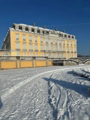 Roof terrace apartment - Right next to the pedestrian zone and Brühl Castle Park.