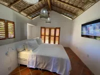 Cozy Annick villa house with a beautiful garden and pool! Hotels in Fortim