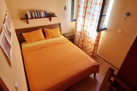 Offer in May: only EUR 59 per day. Everything is blooming, bathing weather, but not too hot! Отели в г. Kalathas