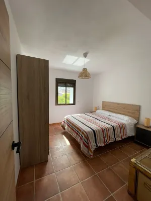 Cozy house in the center. With fireplace, terrace, kitchen... Hotels near Zona De Paseo Río Majaceite