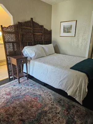 Birdsong Boho- an enchanting space blending Victorian elegance w/ bohemian flair