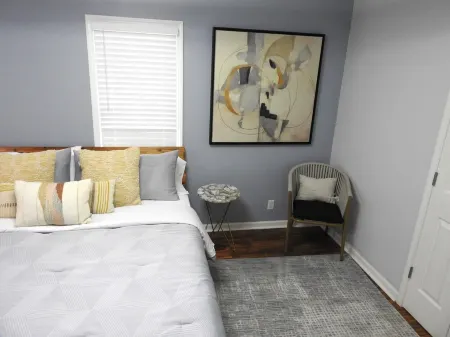 Stylish Retreat w/ Fire Pit & Porch Отели в г. Розуэлл