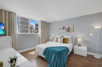 Ocean View, 1BD+1.5BA, Steps To Beach. Heated Pool. Ocean reserve Sunny Beach Billiards 주변 호텔