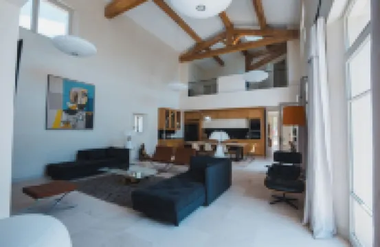 Magnificent villa with swimming pool in Ménerbes, Picasso's adopted village.