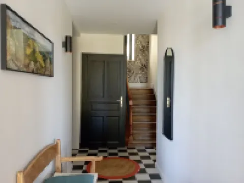 Renovated 1920s house, 15 minutes' walk from town center, quiet location.