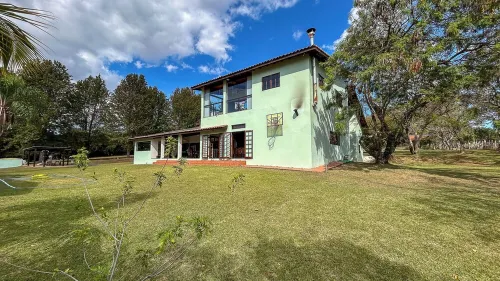 Beautiful Country Houses.Access to the dam via the property,Heated swimming pool Hotels in Piracaia