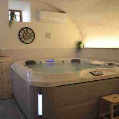 Gîte de Charme Avec Jacuzzi et Sauna Privatifs Fitness & Recreational Facilities