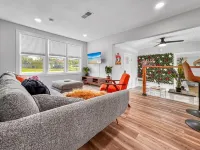 Birds of Paradise - 5 min from NAS - 7 min from Downtown Pensacola! Hotels in Warrington