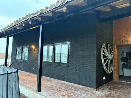 VIRGEN DE LA VEGA HOUSE