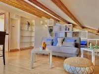 Pretty attic located in the municipality of Taormina 3.5 kilometers from the center. Hotels in Trappitello