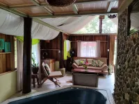 Hospedaje en Bosque Tropical Reforestado, Lleno de Naturaleza, paz y Relajación