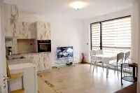 Apartment 4 City Sights and Beach