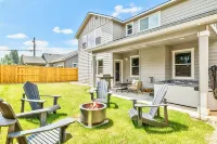 Bend Luxury • Hot Tub • Game Room • Near Downtown