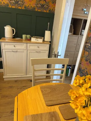 Cosy Annexe Near Park & Town Hotels in Bromsgrove