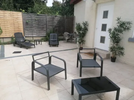 House Antony free parking near Paris Отели рядом со станцией Antony Railway Station