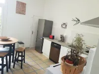 Provencal house 3 minutes from the village square in Buis les Baronnies 뷰이-레-바호니 호텔