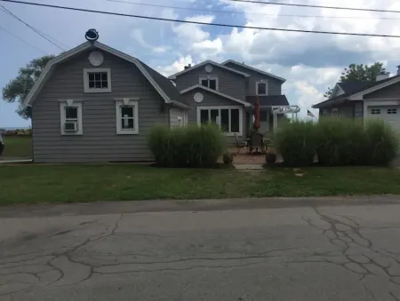 Bogus Point. A lakeside retreat.