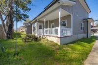 The Briar ~ Sleek 3BR New Home Walk to DT w/Outdoor Area