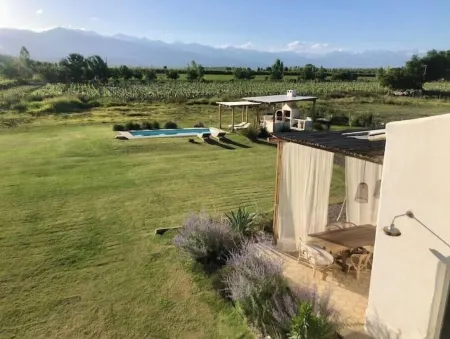 Uco Valley Vineyard Villa w/ pool